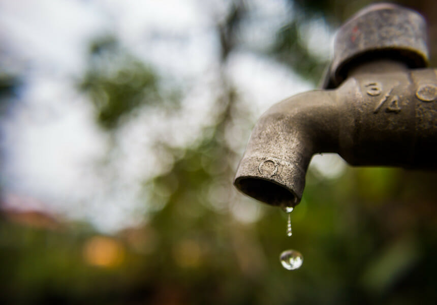 Românii, încurajați să-i pârască pe cei care ”fură apă”: ”Aveți curaj și dați-ne informații”