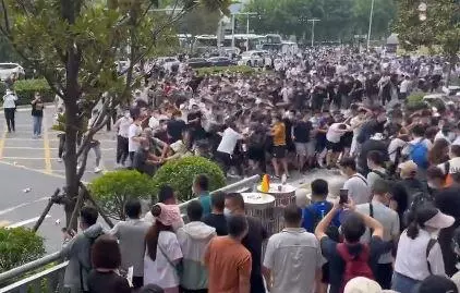 China: Manifestație rară împotriva autorităților locale, acuzate de „corupție”