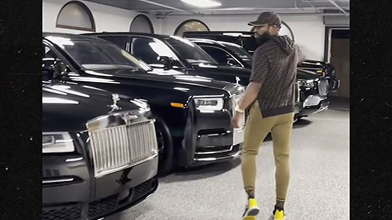 Cum arată garajul lui Floyd Mayweather și cât de scumpe sunt mașinile pe care le deține