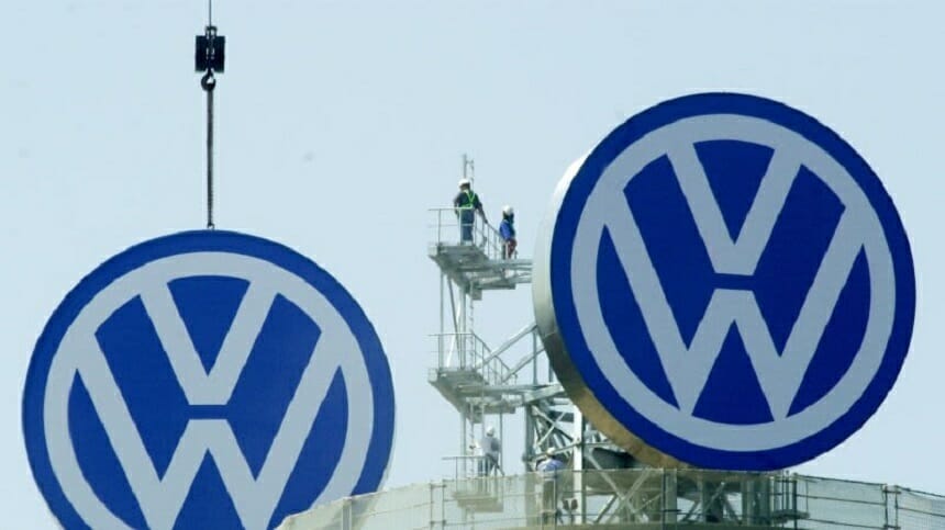 Volkswagen defilează prin Europa cu frâna de mână trasă