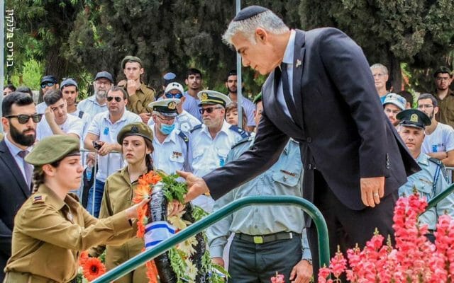 Noul premier interimar al Israelului, Yair Lapid, are origini românești
