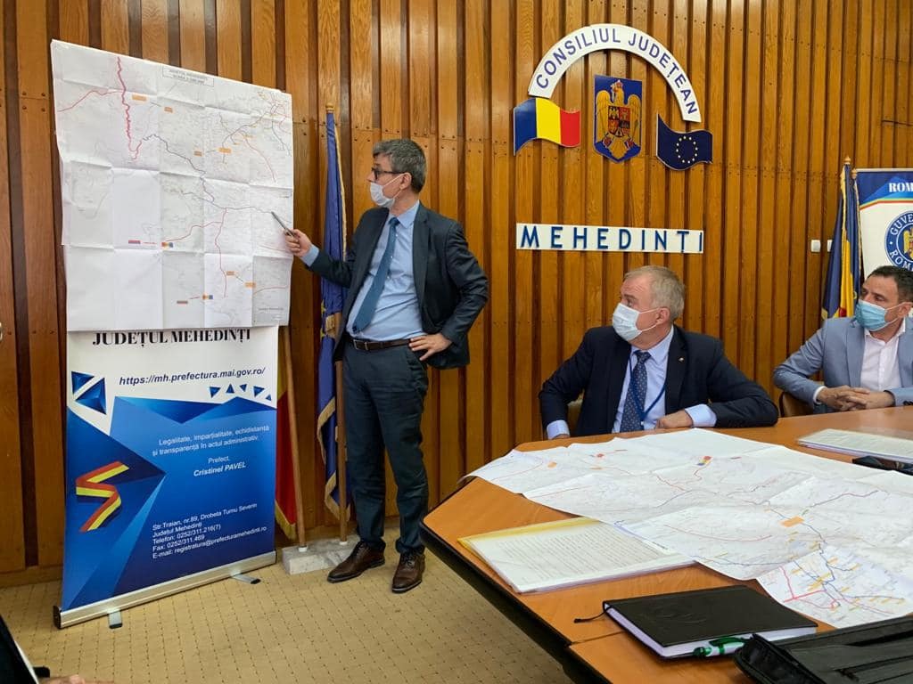Virgil Popescu anunţă o ”promisiune îndeplinită”, semnarea autorizaţiei de construire a conductei de transport gaze naturale pe direcţia Prunişor – Jupa