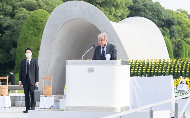 „Omenirea se joacă cu un pistol încărcat”, a afirmat șeful ONU ceremonia anuală de la Hiroshima