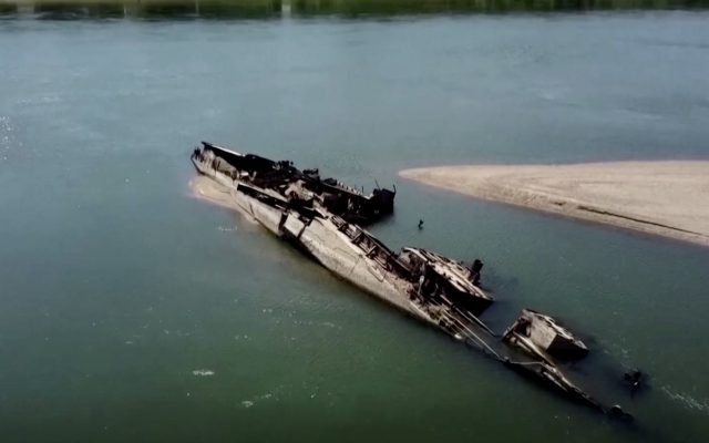 Nivelul scăzut al apei pe Dunăre dezvăluie epavele unor nave de război germane din Al Doilea Război Mondial