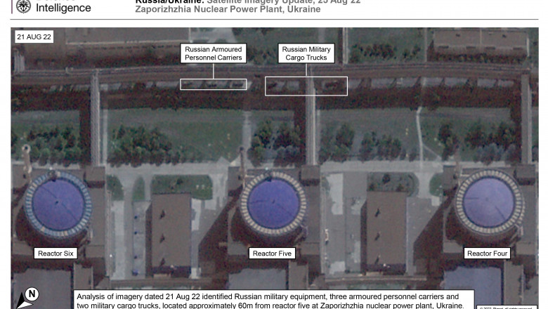 Noi provocări ale Rusiei la Zaporojie. Imagini din satelit arată blindate parcate sub conducte, lângă reactoarele centralei nucleare