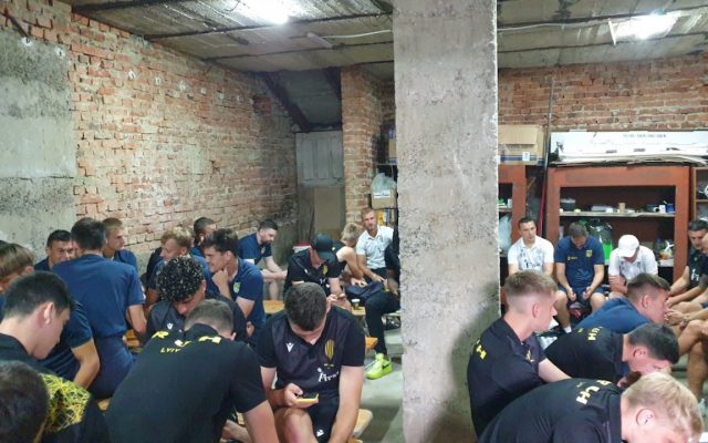 Fotbal în Ucraina: Partida dintre Rukh Lviv și Metalist Harkiv a durat patru ore din cauza alarmelor aeriene