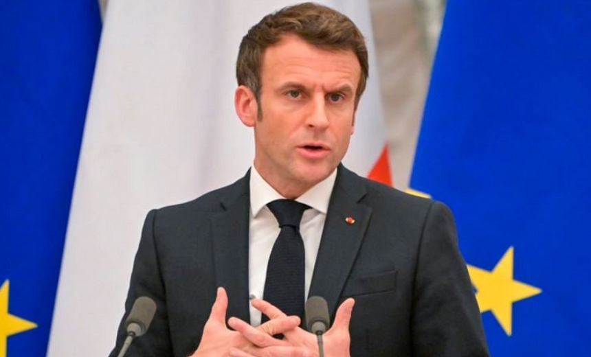 Macron avertizează cetăţenii francezi că urmează luni grele, deoarece ”libertatea are un cost” şi vor fi necesare sacrificii. Guvernul avertizează că ar putea creşte preţurile la energie