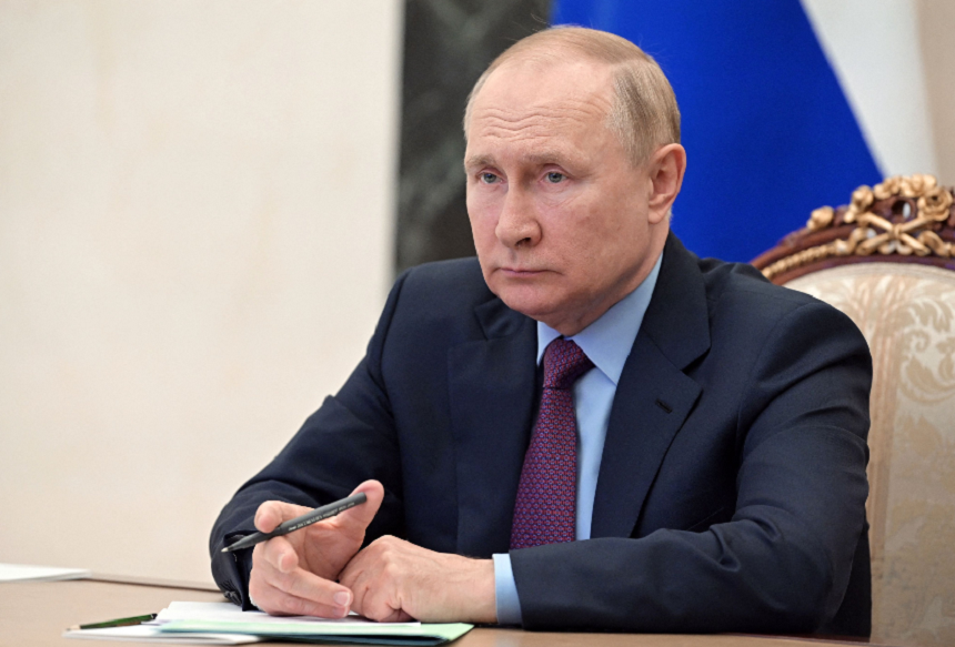 Vladimir Putin le dă bani ucrainenilor care vin în Rusia. Ce lege a promulgat liderul de la Moscova