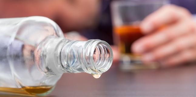 Un medic psihiatru din Iași explică de ce alcoolul e un drog legal: E un virus care generează o pandemie socială