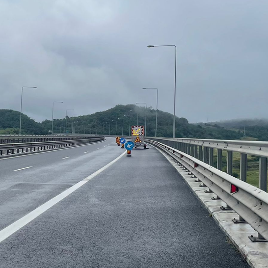 CNAIR anunţă lucrări de reparaţie temporară cu mixtură stocabilă, pe Autostrada Sibiu – Deva, la groapa apărută la Sălişte / Situaţia din teren, evaluată de o comisie săptămâna viitoare