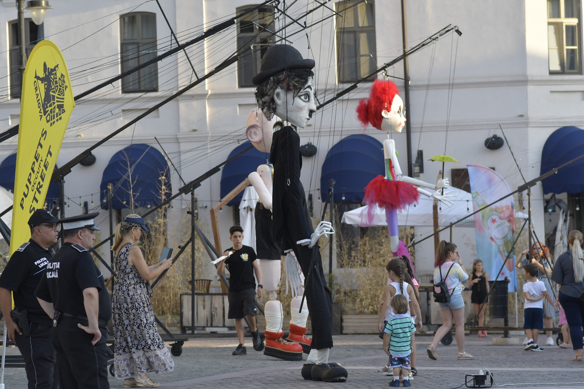 ”Puppets Occupy Street” Craiova 2022, tărâmul poveştilor pline de culoare şi speranță