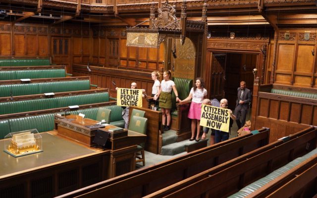 Protestatarii Extinction Rebellion au pătruns în Camera Comunelor din Parlamentul britanic