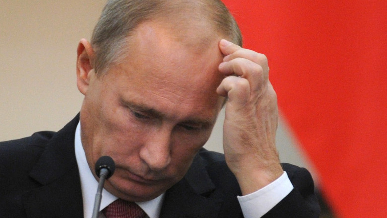 Cu „chips”-urile pe masă. Putin se chinuie să facă rost de microcipuri pentru rachete în timp ce armele sale se fac praf în Ucraina