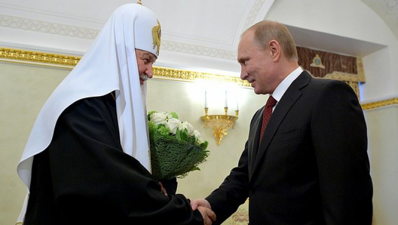 E grav: Patriarhul Kirill îi îndeamnă pe ruși să se roage pentru Putin