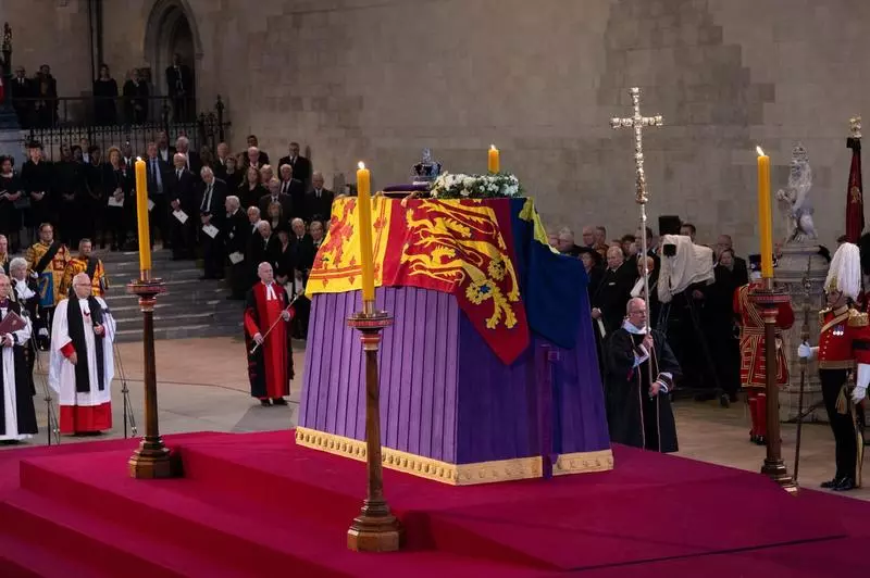 Invitați controversați și protocol: Bătaia de cap diplomatică de la funeraliile Elisabetei a II-a