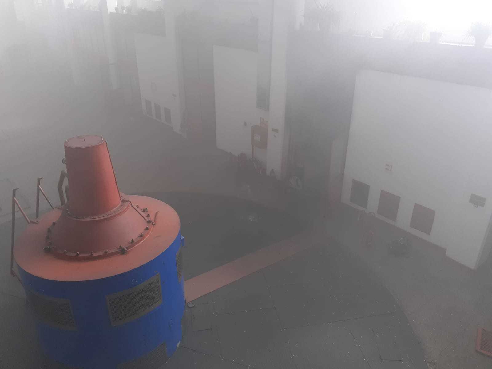 Vâlcea: Incendiu la un tablou electric din incinta Hidrocentralei Turnu/ Pompierii intervin cu mai multe stingătoare cu pulbere, ventilatoare şi aparate de respirat / Avaria nu afectează alimentarea cu energie