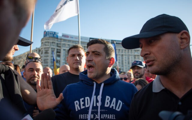 George Simion anunță proteste în fiecare județ, la câteva ore după ce partidul AUR a strâns doar 4000 de oameni la manifestația din București