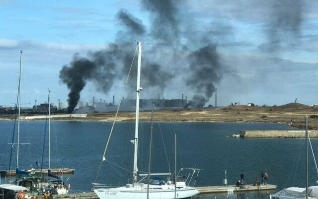 VIDEO Explozii în portul Sevastopol din Crimeea. Rusia confirmă că o navă a fost avariată într-un presupus „atac ucrainean cu drone”