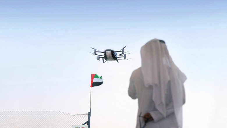 Prima mașină zburătoare a decolat la Dubai. Cum arată X2, vehiculul cu două locuri care decolează și aterizează vertical VIDEO