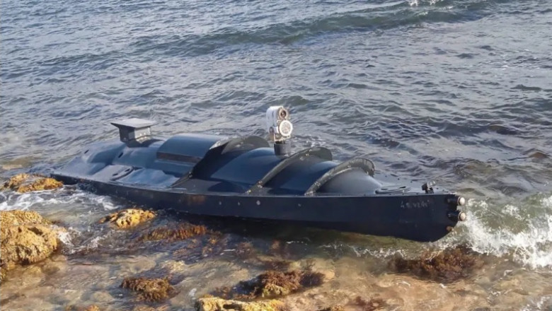 Cine sau ce a aruncat în aer podul lui Putin? O dronă amfibie, printre ipotezele plauzibile care sperie Kremlinul