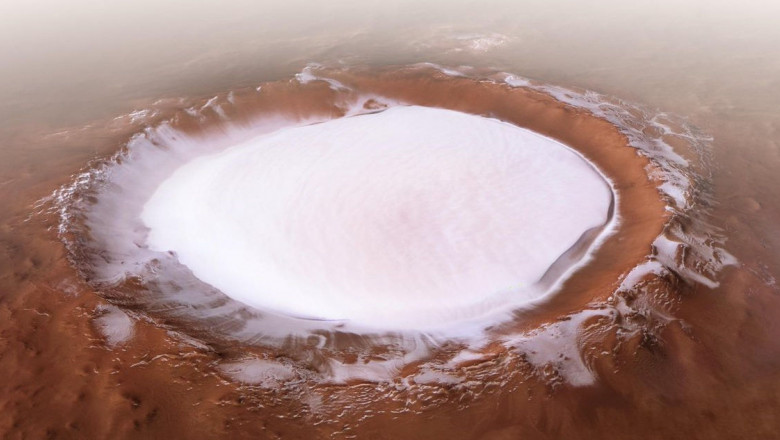 Descoperire uriașă în căutarea vieții pe Marte. Cercetătorii au găsit „cel mai bun indiciu” că sub gheața marțiană există apă lichidă
