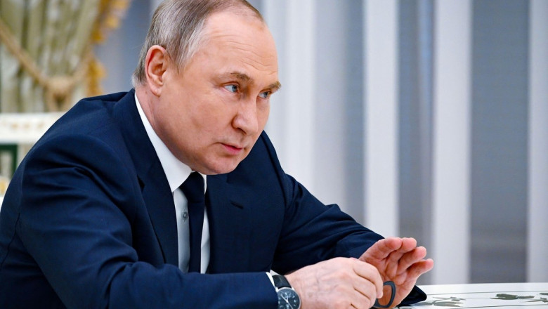 BBC: Putin se teme de o revoltă a generalilor săi după dezastrul din Ucraina. Surovikin, numit comandant pentru că este „profund loial”