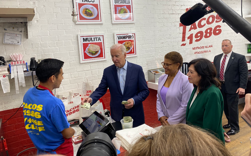 Biden plăteşte de patru ori preţul unor taco, la Los Angeles, în semn de solidaritate cu americanii afectaţi de inflaţie