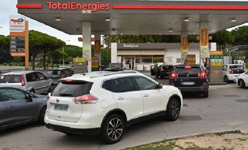 Franţa a ordonat miercuri unor angajaţi ai unui depozit de carburanţi Exxon Mobil să se întoarcă la muncă şi a avertizat că un depozit al TotalEnergies ar putea urma