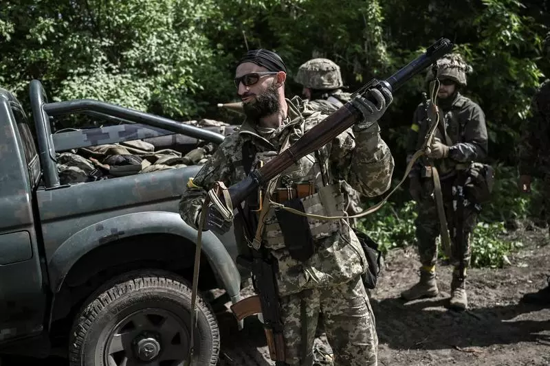 Trupele ucrainene au încercuit orașul-cheie Lyman. Rușii încearcă să fugă sau se predau