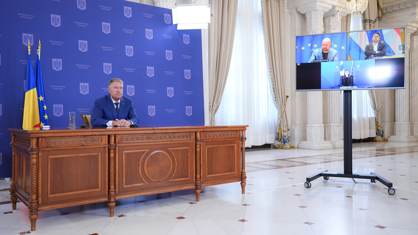 Klaus Iohannis a discutat cu Charles Michel despre Ucraina, energie, securitate şi situaţia economică, subiecte pe agenda reuniunii informale a Consiliului European