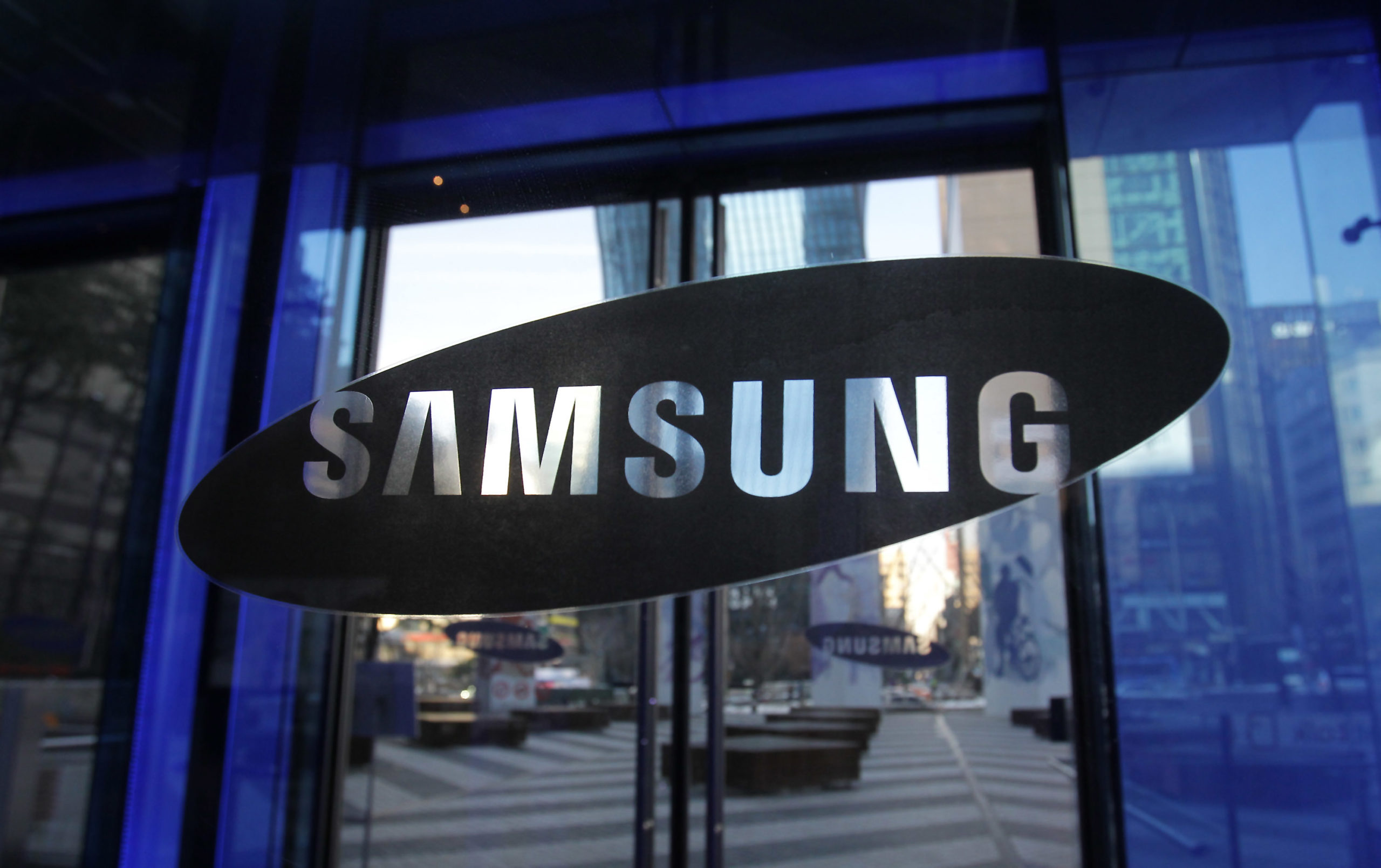Profitul operaţional al Samsung a scăzut în trimestrul trei cu 32%, pentru prima oară din 2019, din cauza preţurilor mai mici ale semiconductorilor