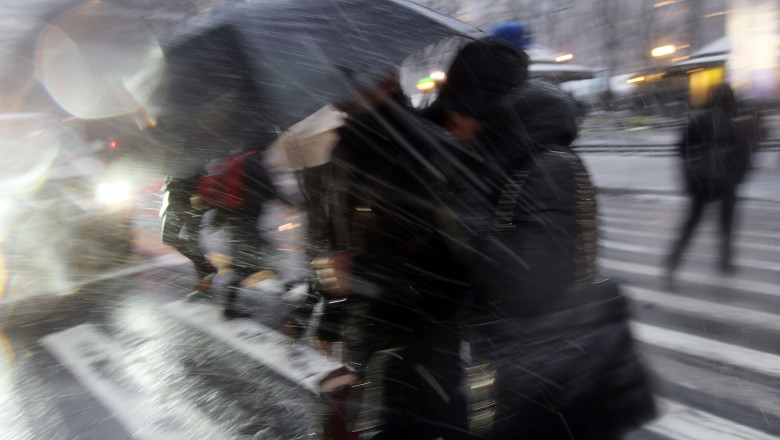 Meteorologii au actualizat prognoza pentru 1 Decembrie. Ploi, lapoviţă şi ninsoare la Bucureşti și ceață la Alba Iulia