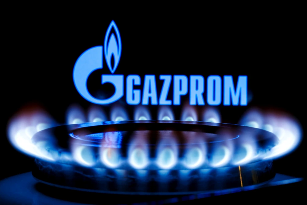 Gazprom s-a răzgândit. Nu a redus cantitatea livrată Republicii Moldova, dar continuă să o amenințe