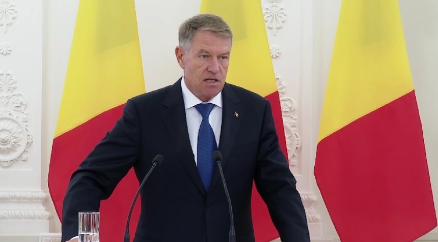 Iohannis îl retrimite pe Emil Hurezeanu la Viena, după o discuție telefonică cu președintele Austriei