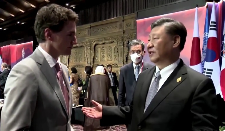 Scenă inedită surprinsă de camere: Liderul chinez Xi Jinping îi face morală lui Justin Trudeau  VIDEO