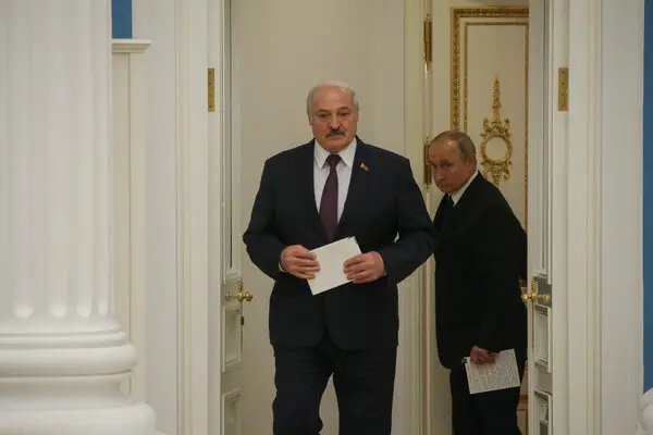 Kremlinul complotează să-l lichideze pe Lukașenko și să preia controlul asupra armatei din Belarus