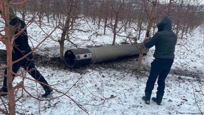 Războiul, tot mai aproape! O rachetă a căzut într-o livadă la 30 km. de Botoșani