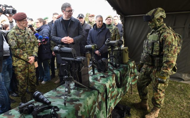 Tensiuni în Kosovo! Preşedintele Serbiei a ordonat armatei să fie la cel mai înalt nivel de pregătire pentru luptă