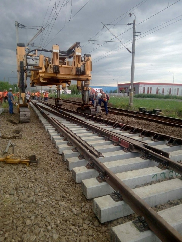 Contracte de aproape 700 de milioane de lei semnate de CFR pentru reparaţii la suprastructura feroviară pe liniile Apahida – Baia Mare, Războieni – Episcopia Bihor Şi Arad – Oradea