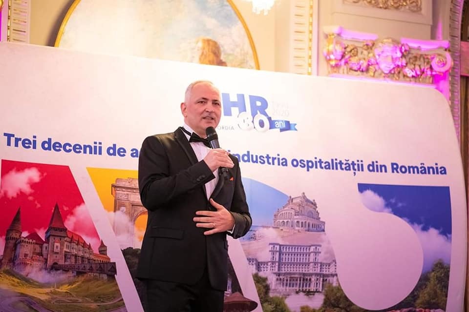 Călin Ile (Federaţia Industriei Hoteliere din România): Reglementarea bacşişului se va manifesta pozitiv în scurt timp/ Marele eşec al anului trecut a fost că nu a existat schema de sprijin Horeca 2