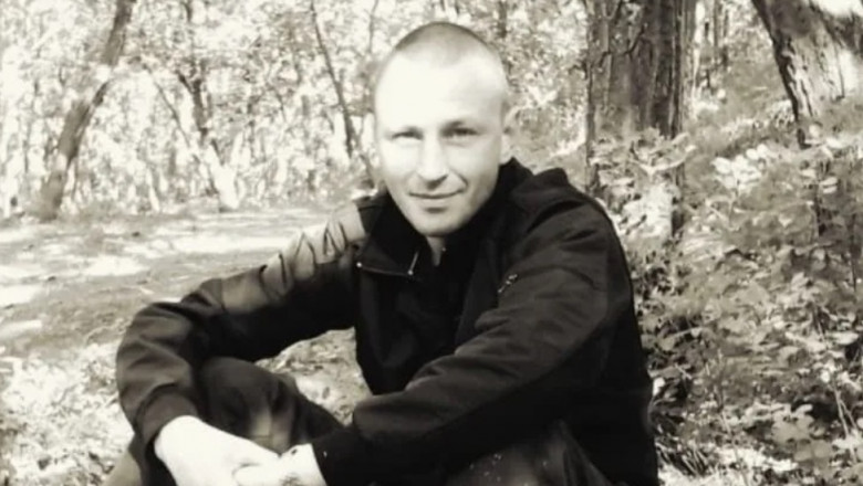 Un rus care și-a ucis mama în bătaie a fost înmormântat ca un erou în Rusia după ce a murit pe front în Ucraina