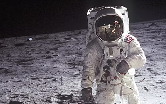 Al doilea om care a pus piciorul pe lună, Buzz Aldrin, s-a însurat cu o româncă
