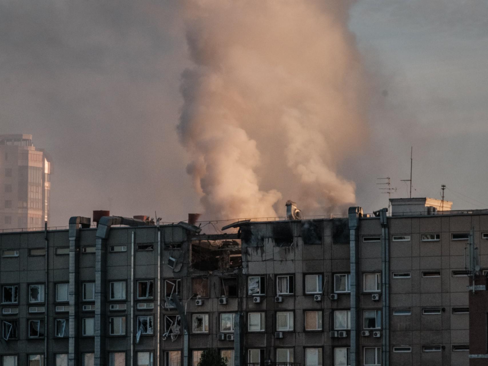 Atacul Rusiei cu rachete a lovit infrastructura critică din Kiev şi Harkov. Zelenski: „Luptele continuă”