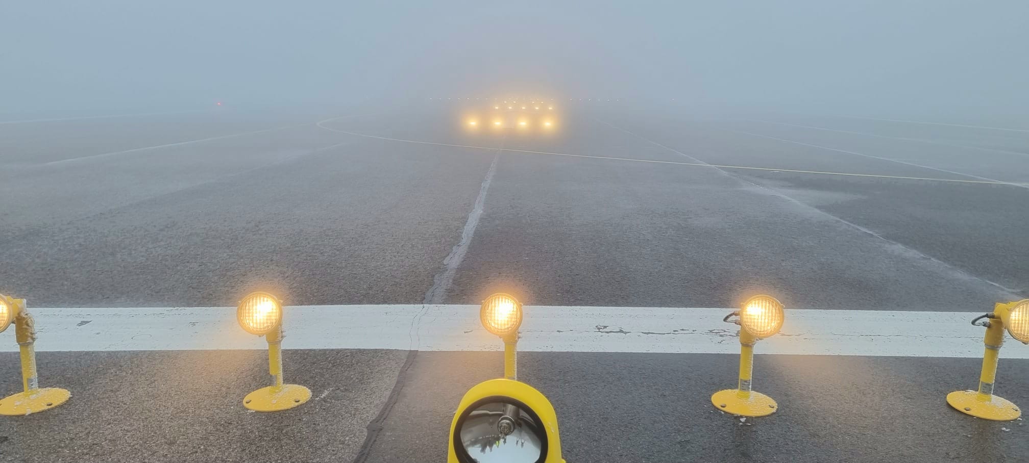 Avertizare ANM. Cod galben de ceaţă şi polei mai multe judeţe. Zborurile de pe aeroportul Suceava, afectate