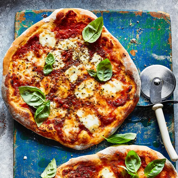 <strong>Pizza fără roșii în restaurantele din Marea Britanie din cauza preţurilor sufocante</strong>