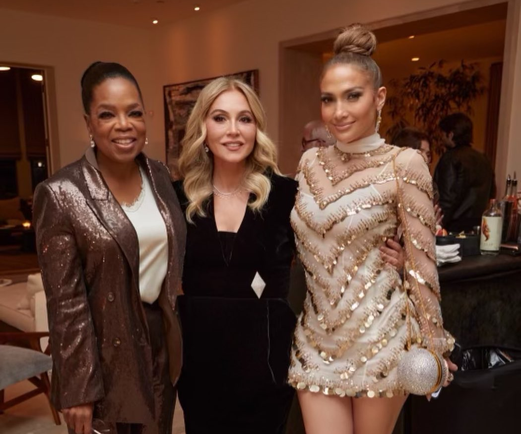 Cea mai bogată româncă, aniversată de J.Lo, Oprah, Kim Kardashian, Jessica Alba și Sharon Stone /FOTO! Anastasia Soare a serbat 25 de ani de când este ”regina sprâncenelor”