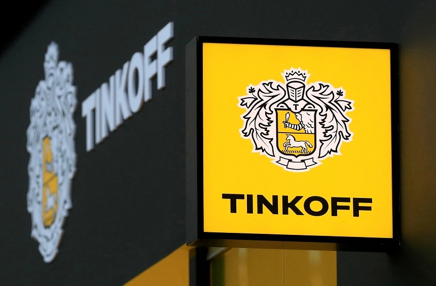 Banca online Tinkoff din Rusia suspendă de luni tranzacţiile în euro, în urma sancţiunilor UE