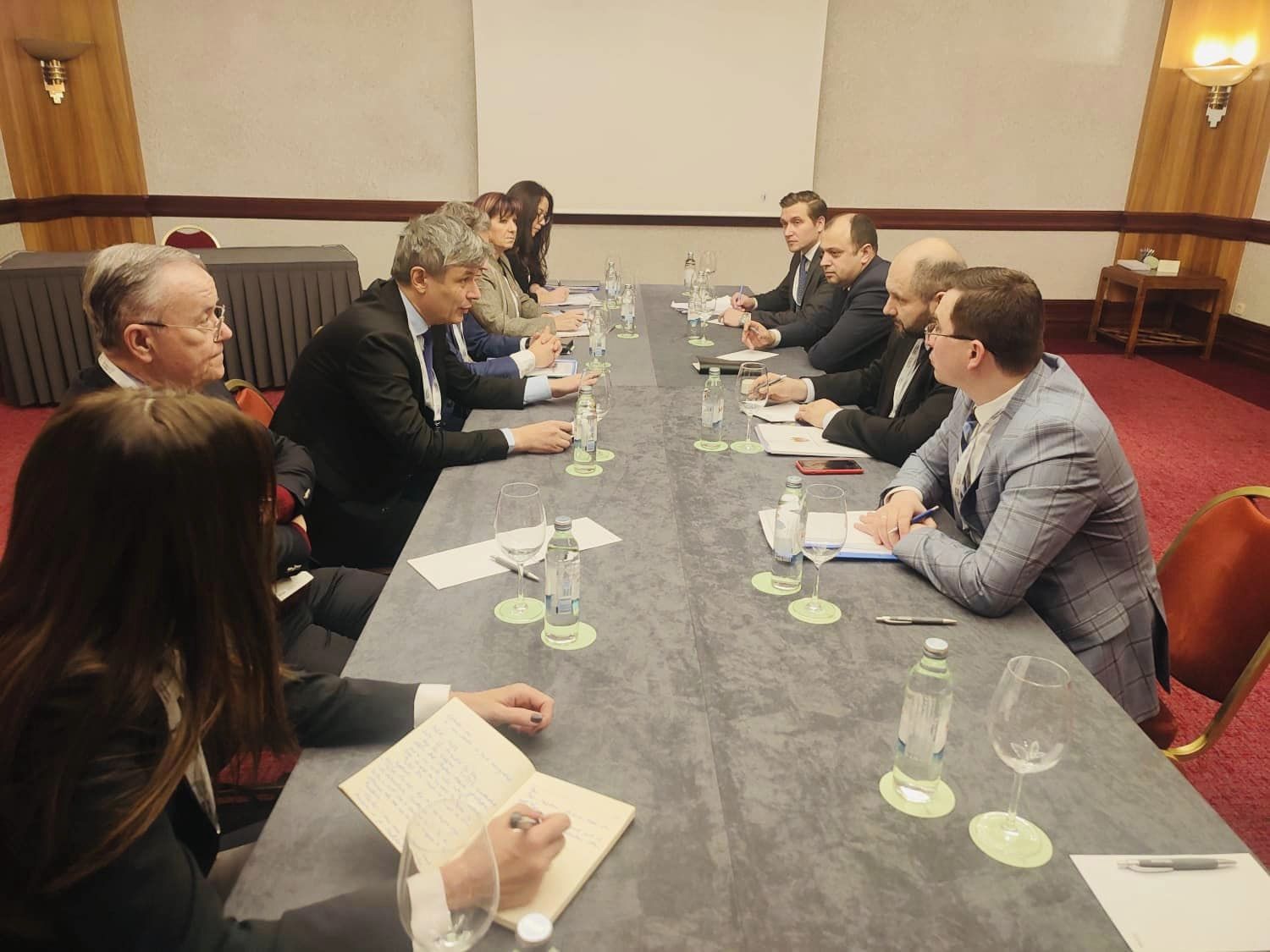 Virgil Popescu, întâlnire cu ministrul Energiei din Republica Moldova, la Zagreb : Am discutat despre cooperare şi suportul pe care îl acordăm