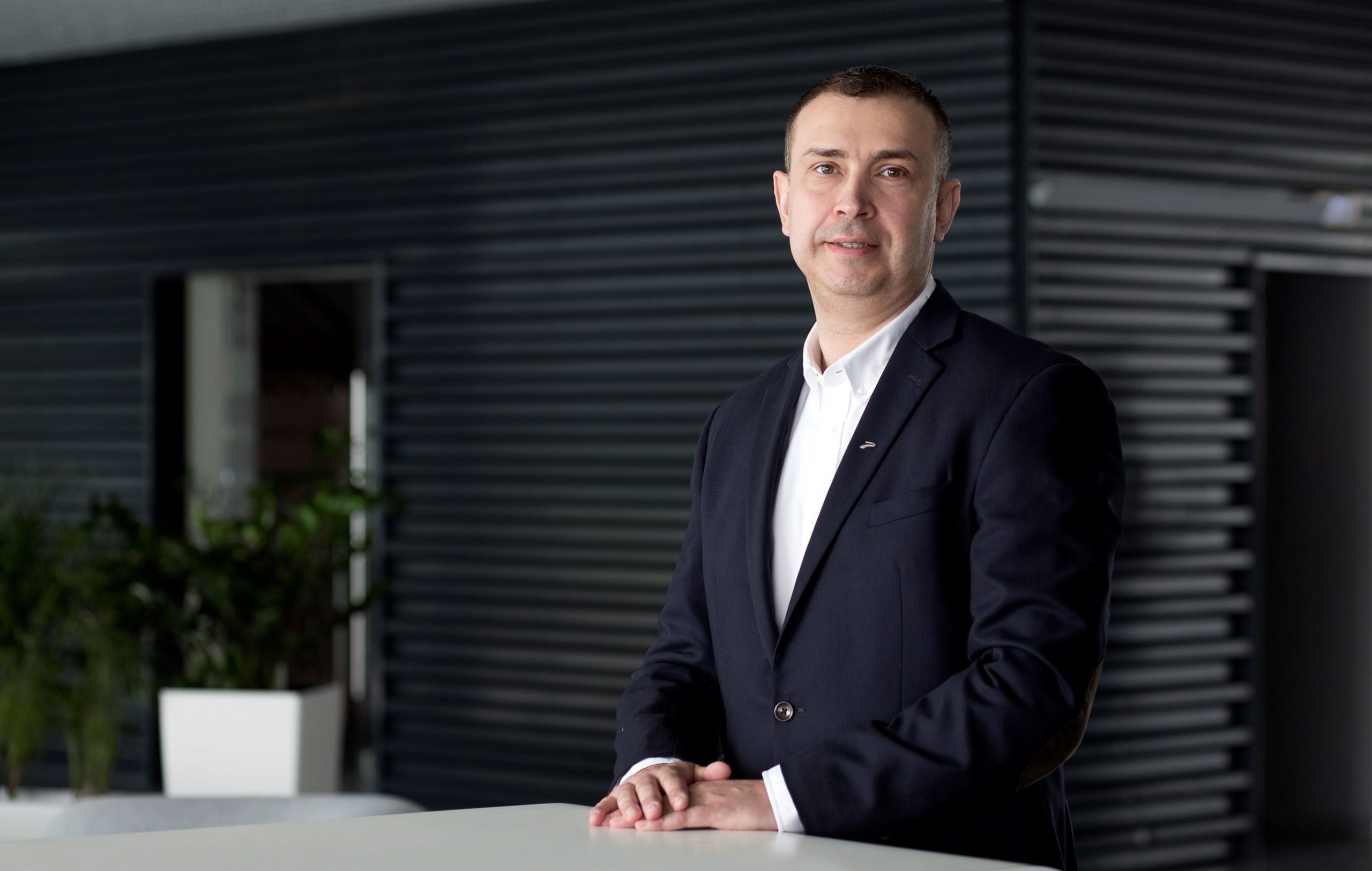 Porsche Finance Group România numeşte primul CEO român, Helian Redai, angajat de peste 20 de ani în companie