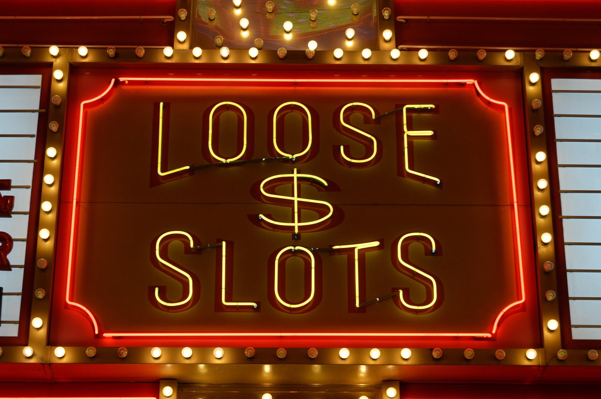 Legea care interzice publicitatea la jocuri de noroc şi pariuri, adoptată de Senat